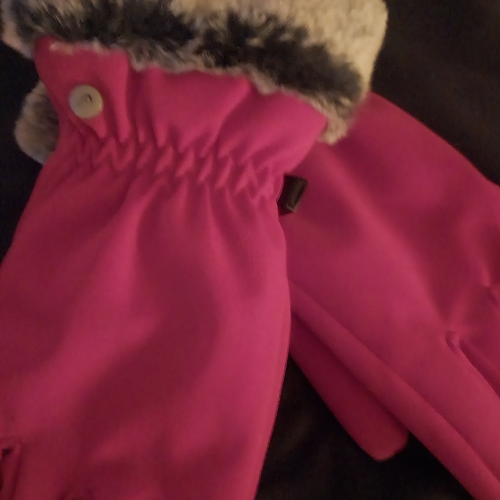 Vibrant RED gloves With Fur